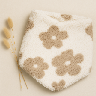 Cache cou bouclette écru à fleurs