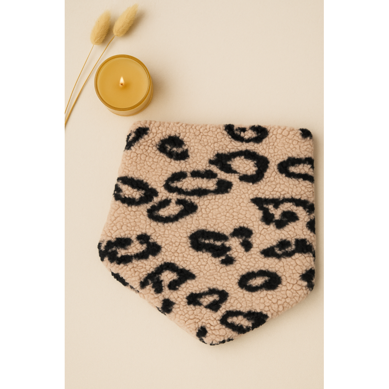 copy of Cache cou bouclette...